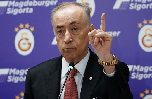 Galatasaray Başkanı Mustafa Cengiz topa tuttu! Paraları Leyla'ya basıp...