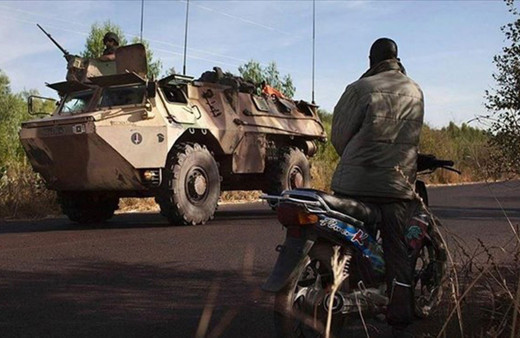 Mali'de askeri darbe girişimi: Meclis Başkanı ile Ekonomi ve Finans Bakanı tutuklandı