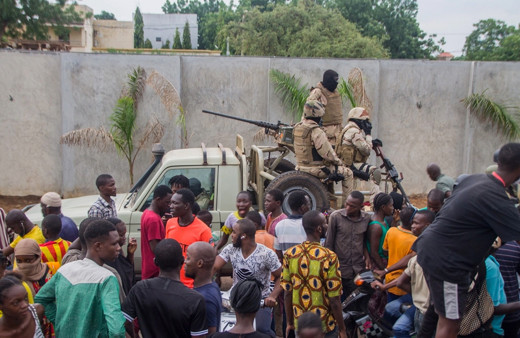 Mali'de darbe girişimi! Alıkonulan Cumhurbaşkanı istifa etti Türkiye'den sert tepki
