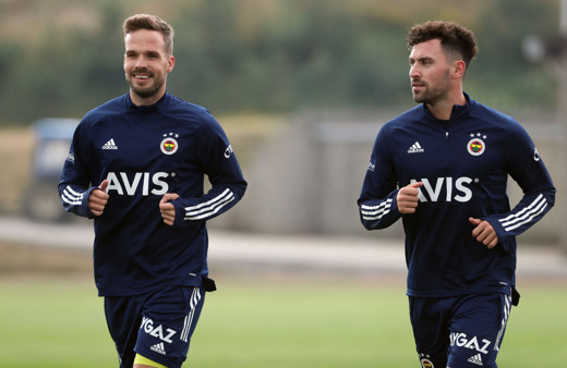 Sinan Gümüş, takımla ilk idmanına çıktı