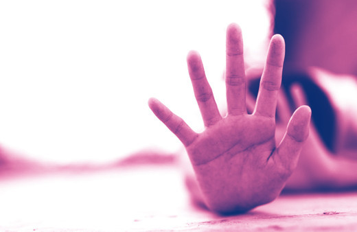 Çığlıklarına koştular! Komşu kızına cinsel istismarda bulunmaya çalıştı