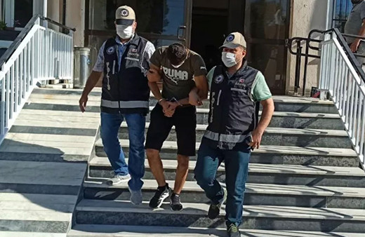 Aydın'da hırsızlık şüphelisi saklandığı camide yakalandı