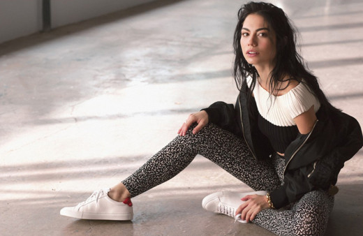 Demet Özdemir'i dünyaca ünlü şarkıcı Ricky Martin takibe aldı boş çevrilmedi