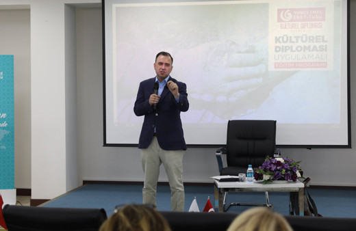 Selçuk Tepeli kimdir? Fatih Portakal'ın yerine FOX ana haberi sunacak