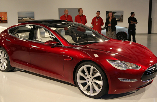 Tesla hisseleri 2 bin doları aşarak rekor kırdı