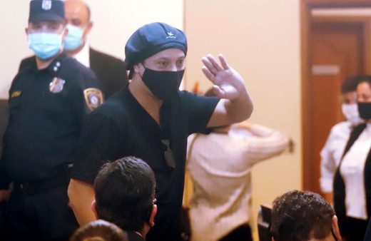 Ev hapsindeki Ronaldinho özgürlüğüne kavuştu