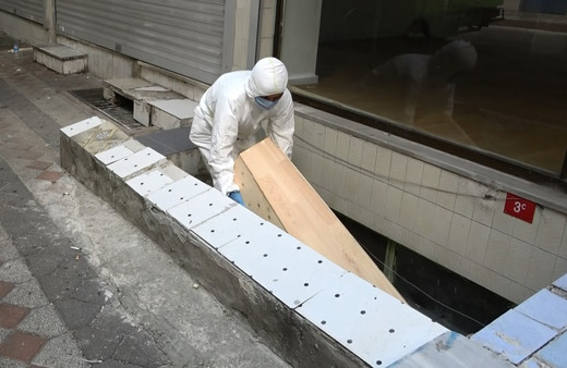 Olay yeri İstanbul! Gece hastanede test yaptıran 18 yaşındaki genç evinde öldü