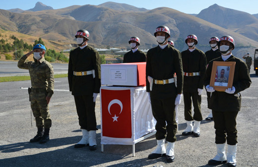 Şehit Ümit Çıkın için Hakkari’de tören düzenlendi