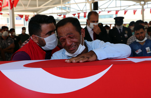 Şehit Sözleşmeli Er Ümit Çıkın son yolculuğuna uğurlandı