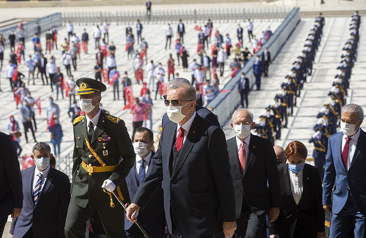 Devletin zirvesi Anıtkabir'de 30 Ağustos törenleri başladı Erdoğan'dan Doğu Akdeniz mesajı