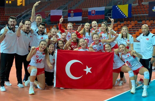 19 Yaş Altı Kız Voleybol Milli Takımı Avrupa şampiyonu oldu