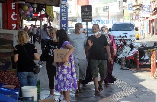 Maske ve mesafe kimsenin umrunda değil! Kilis’te 2 bin 201 kişide koronavirüs görüldü