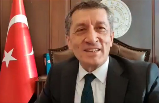 Ziya Selçuk'tan öğrencilere mesaj var