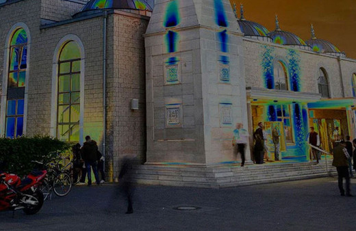 İsveç'te yeni bir İslamofobik saldırı Yakılmış Kur'an sayfaları ve domuz pastırması bıraktılar