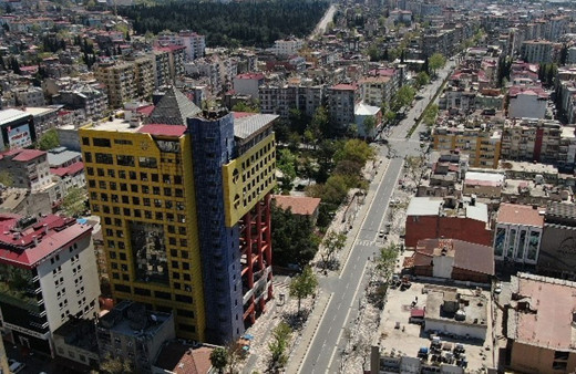 Kahramanmaraş'taki 'Dünyanın en saçma binası' yıkılıyor! Yerine kent meydanı yapacak