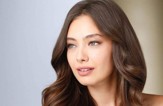 Neslihan Atagül hamile mi? O anlara eleştiri yağdı