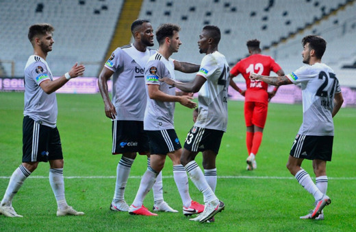 Beşiktaş hazırlık maçında Antalyaspor'u 3 golle geçti