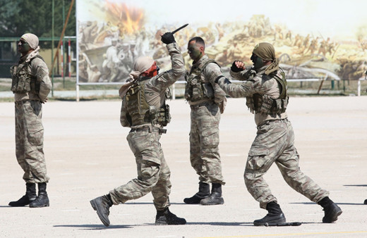 Hulusi Akar ziyaret etti yakın dövüş gösterileri nefes kesti