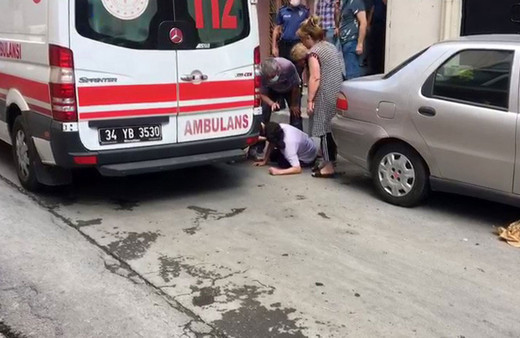 Gaziosmanpaşa'da korkunç cinayet! Genç kızın boğazını kesti duvara bunu yazdı