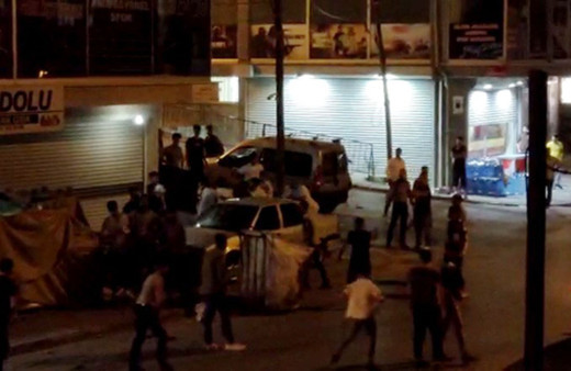 İstanbul Arnavutköy'de düğünde çıkan kavga caddeye taştı! Polis havaya ateş açtı