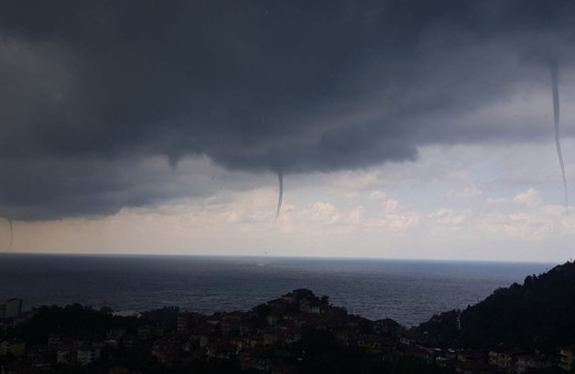 Zonguldak'ta hortum paniği! Denizde 3 hortum birden çıktı işte o korku dolu anlar