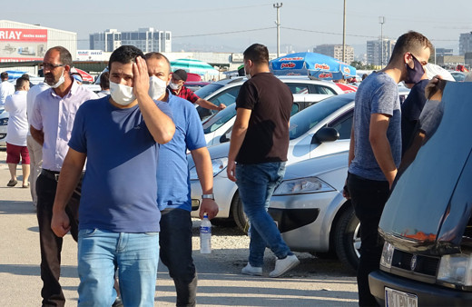 İkinci el araba pazarına giden bir vatandaş fiyatları görünce başı döndü
