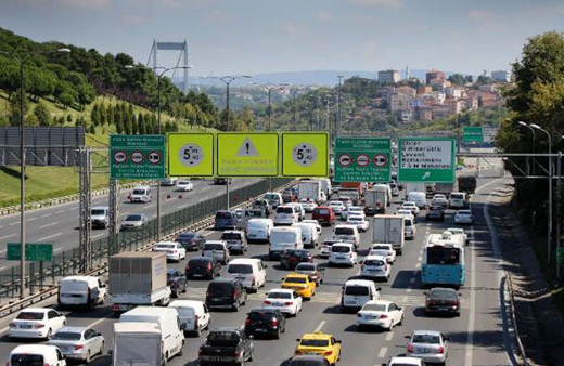 FSM Köprüsü'nde intihar girişimi! TEM'de trafik kilit