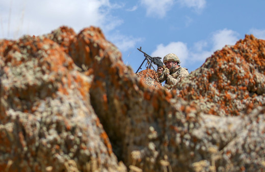 Van'da 4Yıldırım 10-Norduz' operasyonunda teröristlere ait silah ve mühimmat ele geçirildi