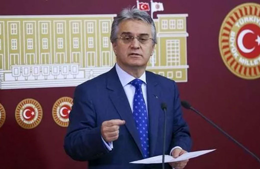 CHP'den Erdoğan ile Türk halkını ayıran Macron'a tokat gibi yanıt