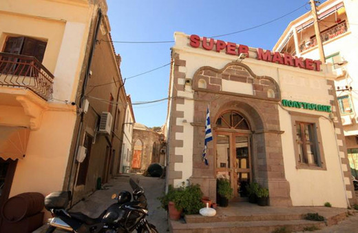 Limni Adası'ndaki Niyazi Mısri'nin türbesi yıktırılıp üzerine market inşa edilmiş