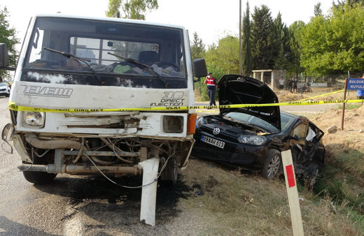 Adana'da feci kaza aileyi ayırdı: 2 ölü 4 yaralı