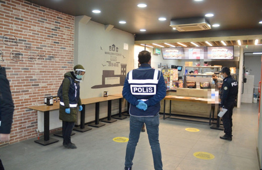 Son dakika İçişleri Bakanlığı koronavirüs denetimlerinde 9974 kişiye ceza kesti