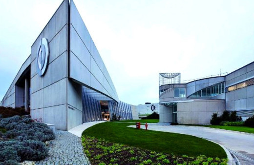 Türk ilaç devi Abdi İbrahim, İsviçreli OM Pharma'ya ortak oldu