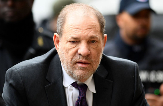 İngiltere Kraliçesi, Harvey Weinstein'a verdiği nişanı iptal etti