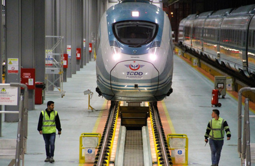 Almanya, 12 YHT setinin 8’ini Türkiye'ye teslim etti