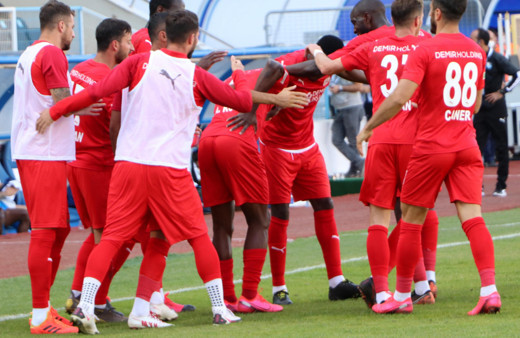 Sivasspor, Erzurumspor'u deplasmanda devirdi