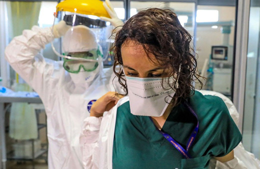 Prof. Dr. Yılmaz'dan korkutan açıklama: Hastalar yağmur gibi yağıyor, sağlık çalışanları yaprak gibi dökülüyor