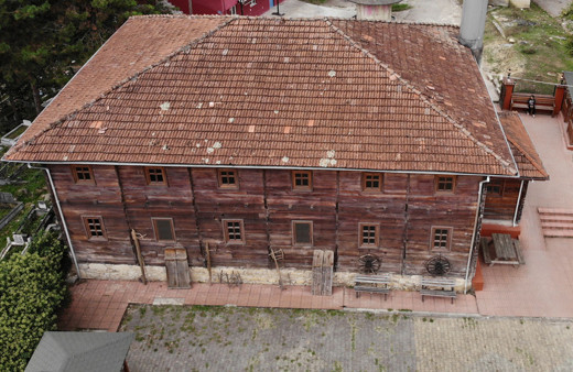 200 yıllık çivisiz cami Zonguldak'ta kendine hayran bıraktı