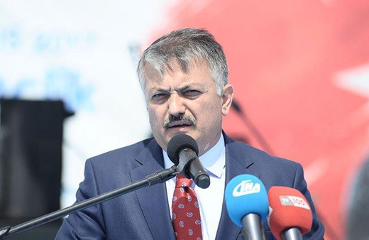 Antalya Valisi Yazıcı, ‘Televizyon ve internetiniz var mı?' diye sorunca olanlar oldu