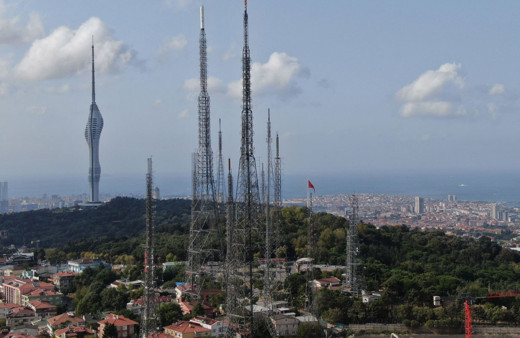 Çamlıca Tepesi'ndeki eski vericilerin sökümüne başlandı Bakan Adil Karaismailoğlu da katılıyor