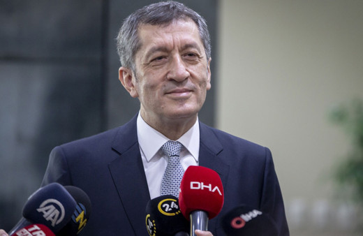 Milli Eğitim Bakanı Ziya Selçuk'tan çöken EBA'yla ilgili açıklama