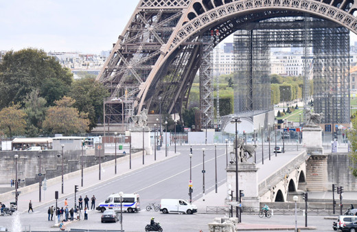 Eyfel Kulesi'ndeki bomba ihbarı asılsız çıktı