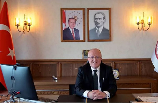 Rektör 379 bin 500 TL'ye lüks makam aracı kiraladı! 'Yine de en ucuzunu kiraladık'