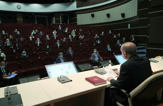 AK Parti MKYK'da flaş 'Okullar açılsın' önerisi!