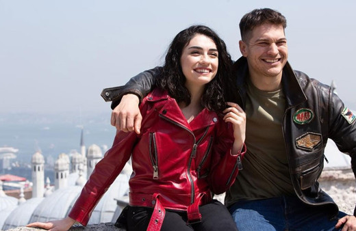 Çağatay Ulusoy'un  doğum günü için Hazar Ergüçlü bakın ne yazdı imajı dikkat çekti