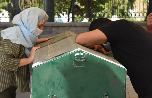 Konya'da öğretmen çiftin 20 aylık kızı Kumsal 7’nci kattaki bakıcı evinden düşüp öldü