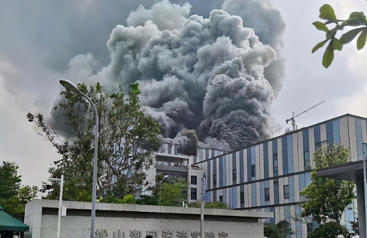 Çin’de Huawei laboratuvarında büyük yangın