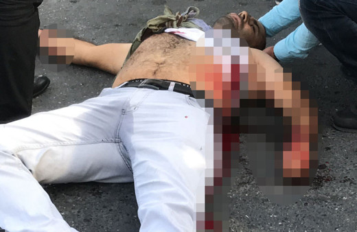 Esenyurt’ta taksi durağında silahlı kavga anı kamerada