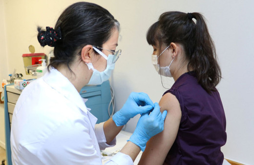 Türkiye'de koronavirüs aşısı denenlere ne oldu? Halsizlik, eklem ve baş ağrısı yaptı