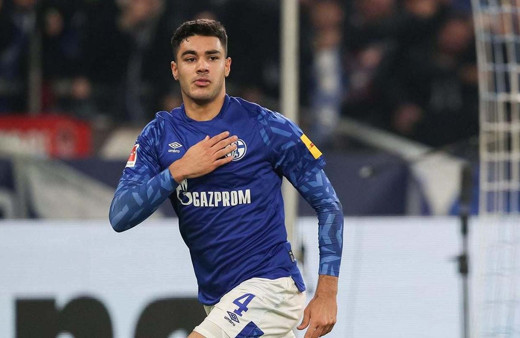 Ozan Kabak'ın kabus gecesi! Penaltı yaptırdı, kırmızı kart gördü ve...